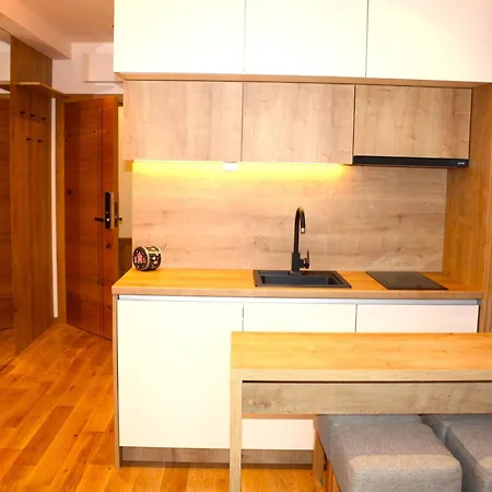 アパート Zlatni Javor 206 ヤホリナ