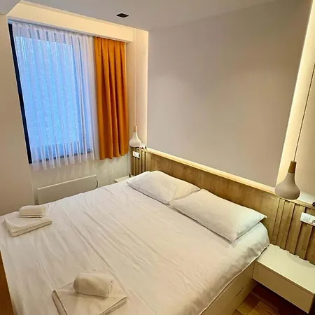 Zlatni Javor 206 * ヤホリナ